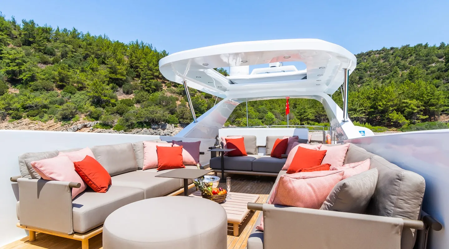 axella_flybridge_2.jpg