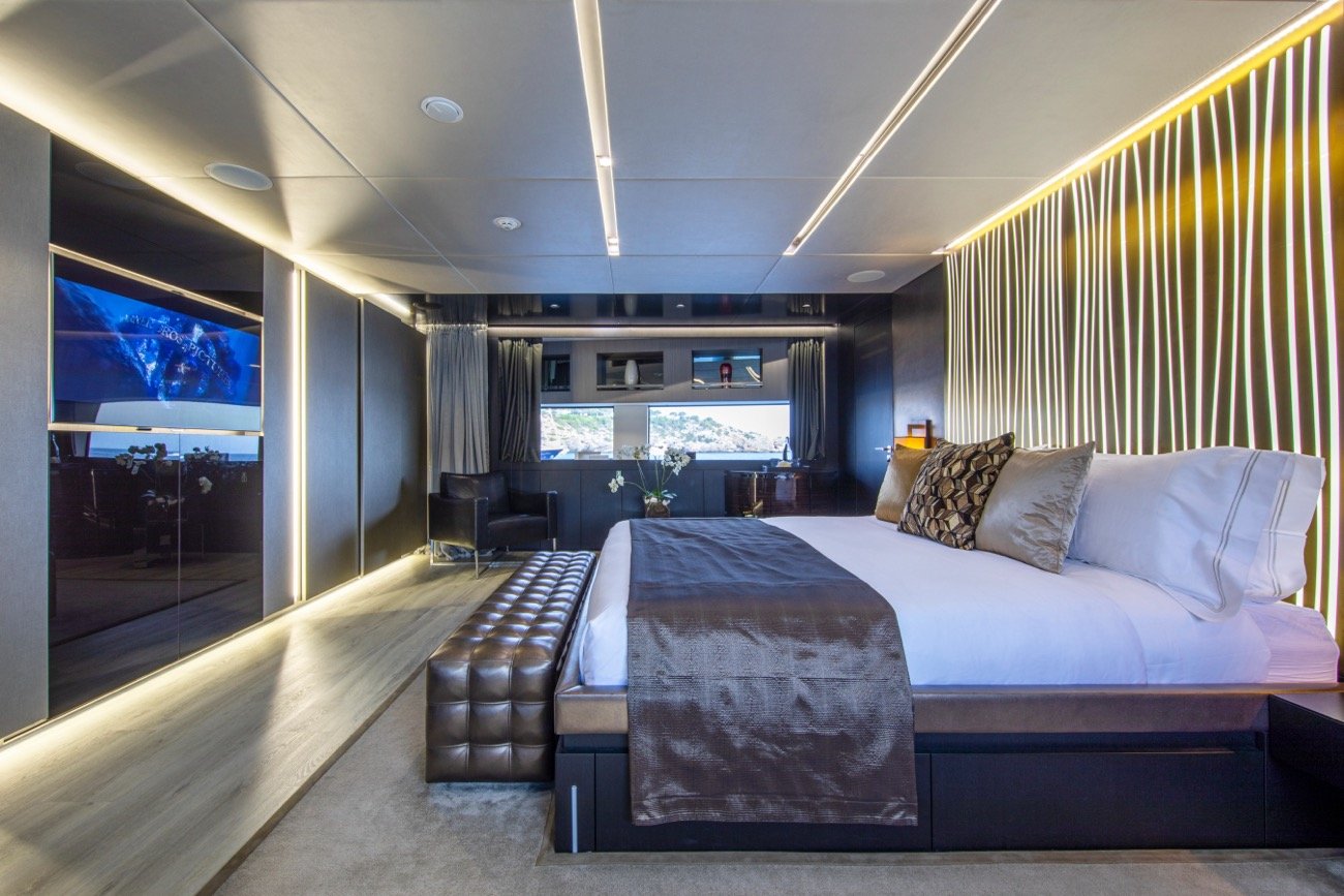 contact-yachts-maverick_0009