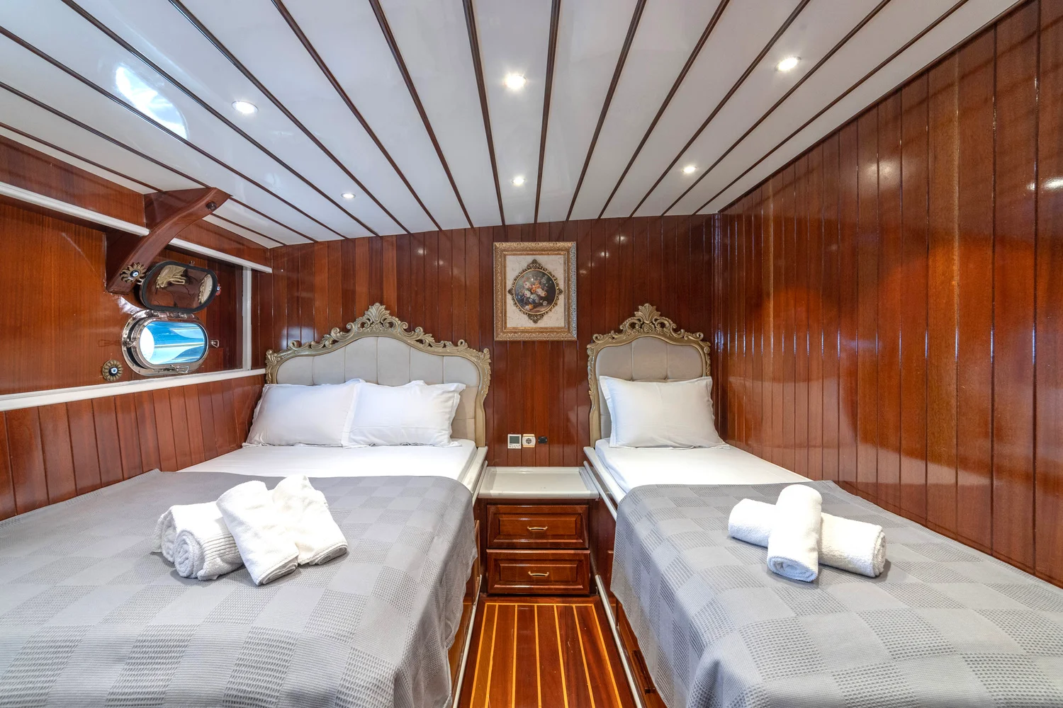 esma-sultan-aft-port-side-twin-cabin