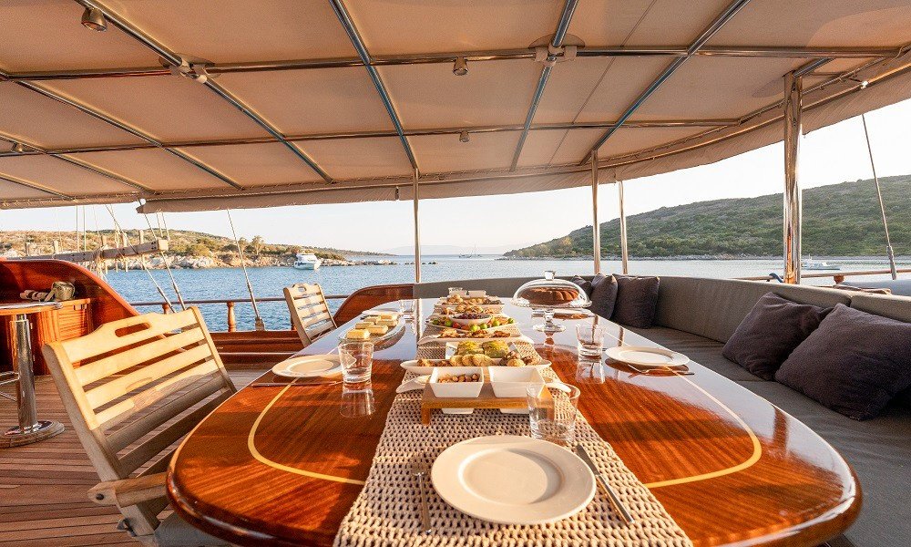 goldenyachting_ali01400-jpg-67o