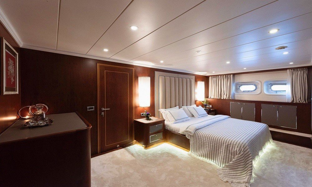 goldenyachting_double2-jpg-583