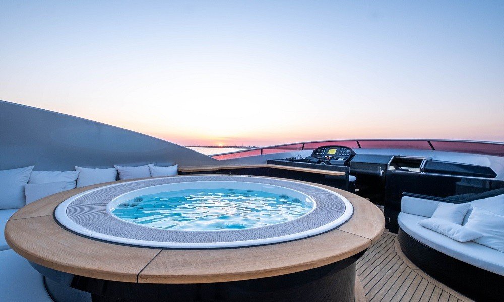 goldenyachting_jakuzi12-jpg-sc4-Kopya