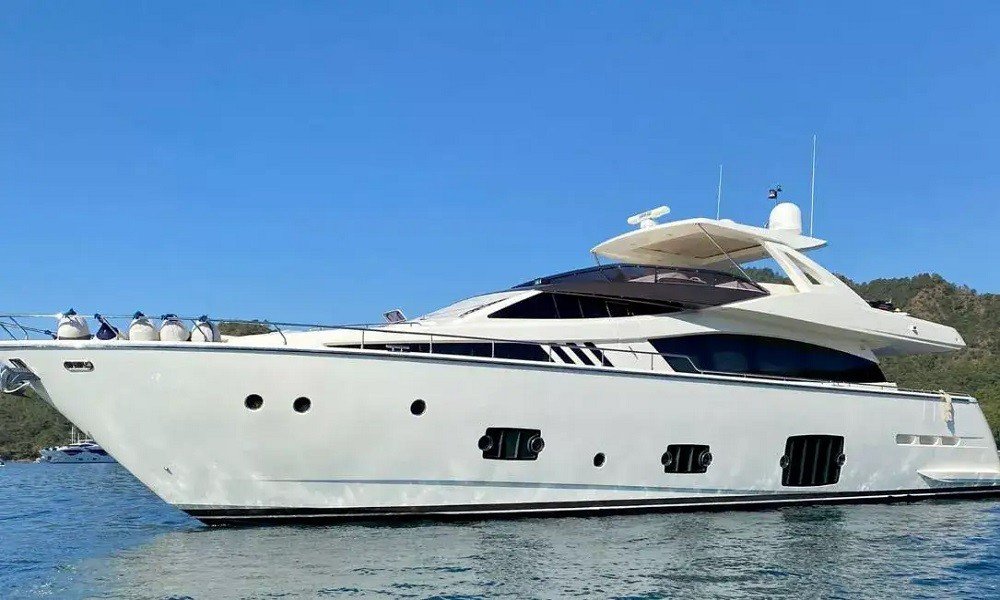 goldenyachting_reine-des-couers_charteryachts_2961653469705_2-jpg-JQy