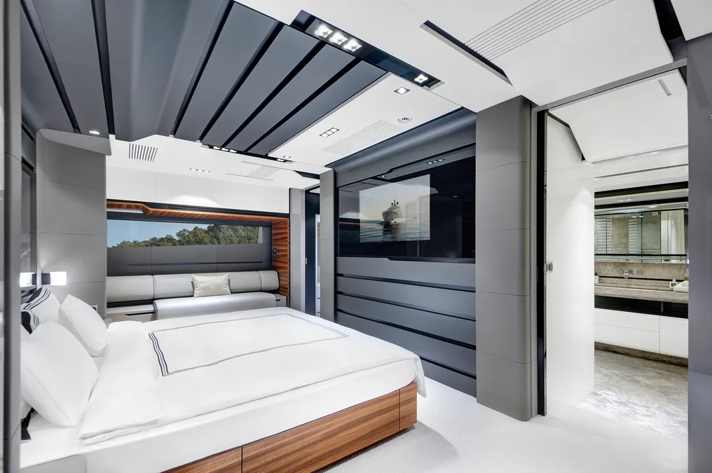 motor-yacht-fx-21