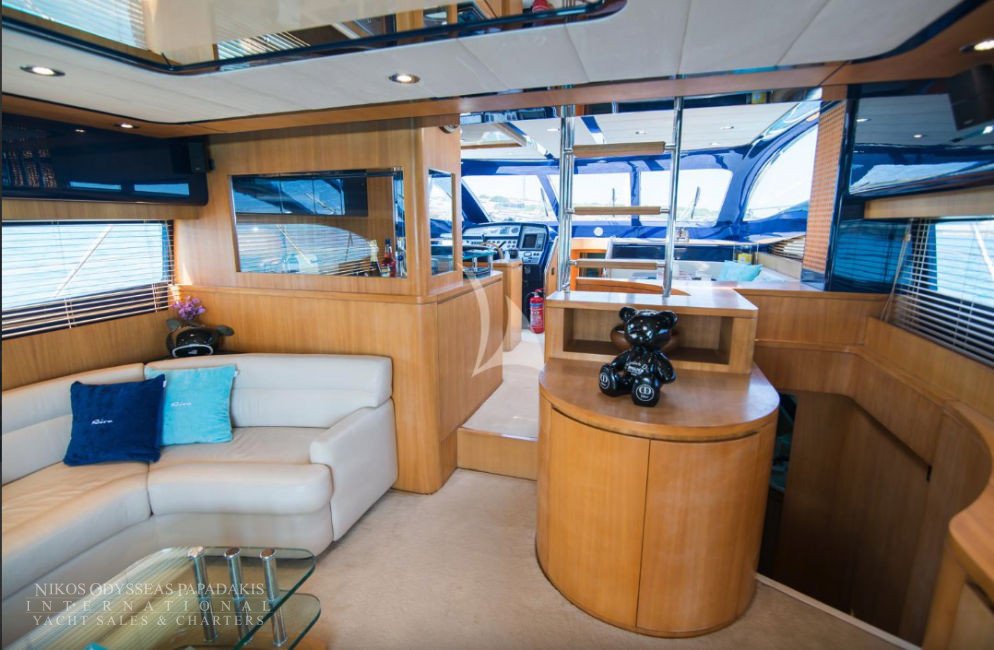 Charter-Riva-yacht-in-Greece-yachtsgreececom-salon1