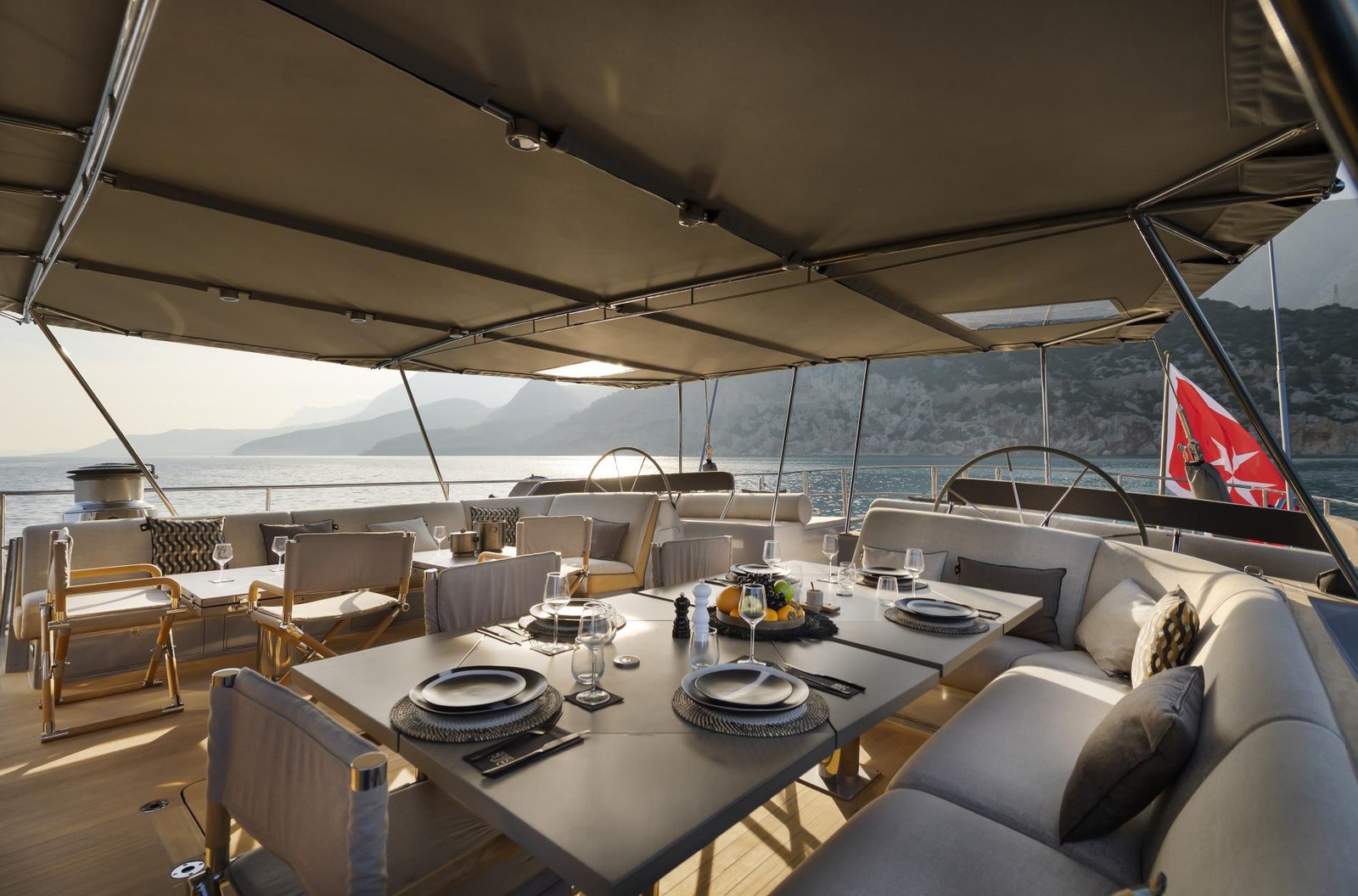Ocean-Pure-2-358-011-deck-470609
