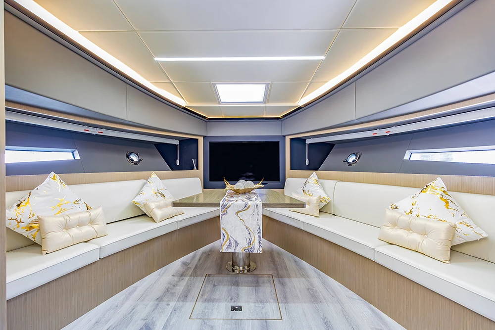 52ft KTV (luna)