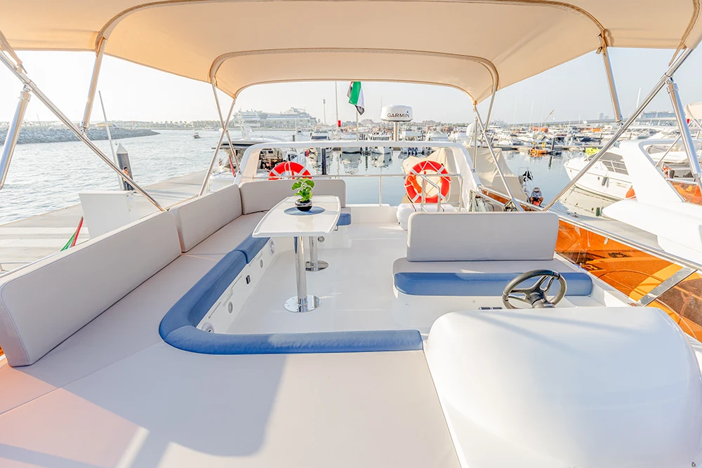 52ft flybridge2